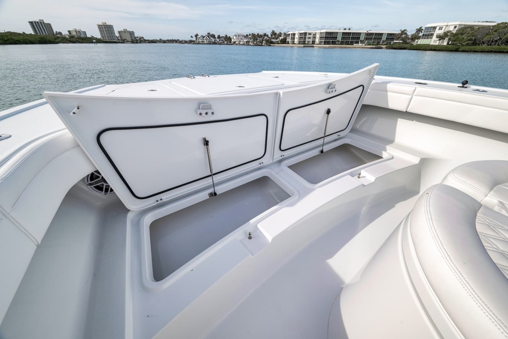 2024 Costa Custom 34 SV - Image 23