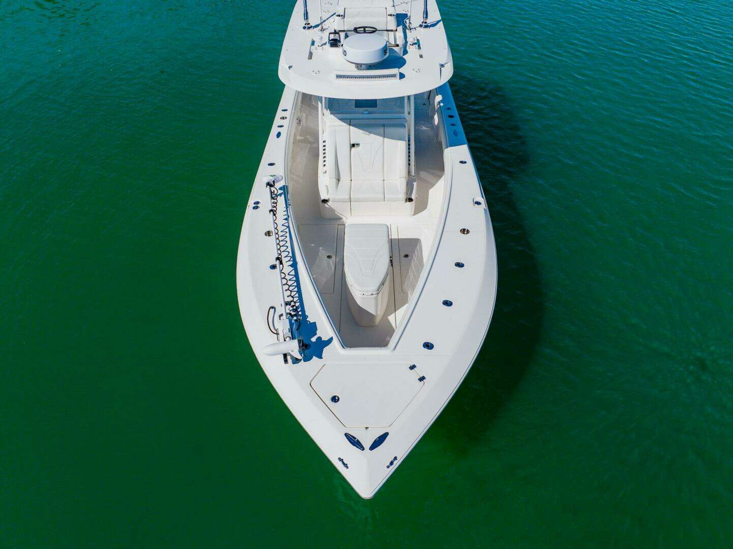 2025 SeaVee 370z - Image 5