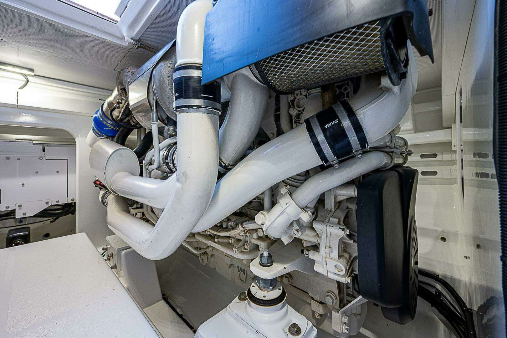 2022 Maverick 50 Sport Yacht - Image 32