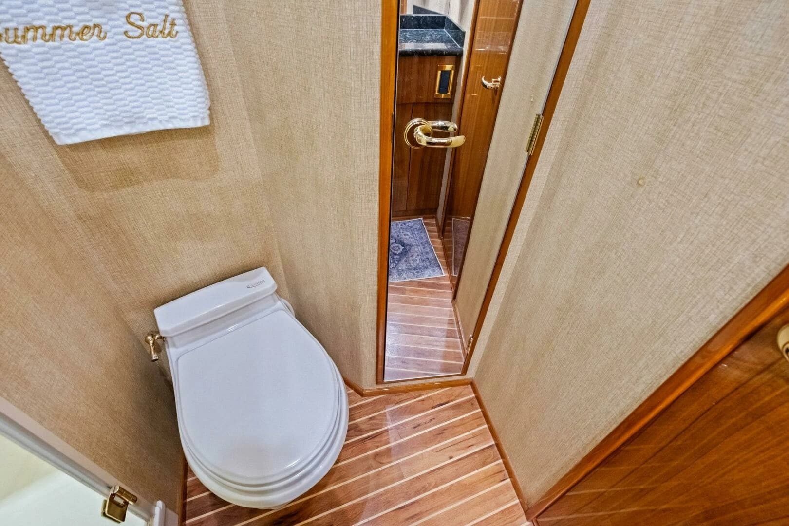 2006 Viking 56 Convertible - Image 21