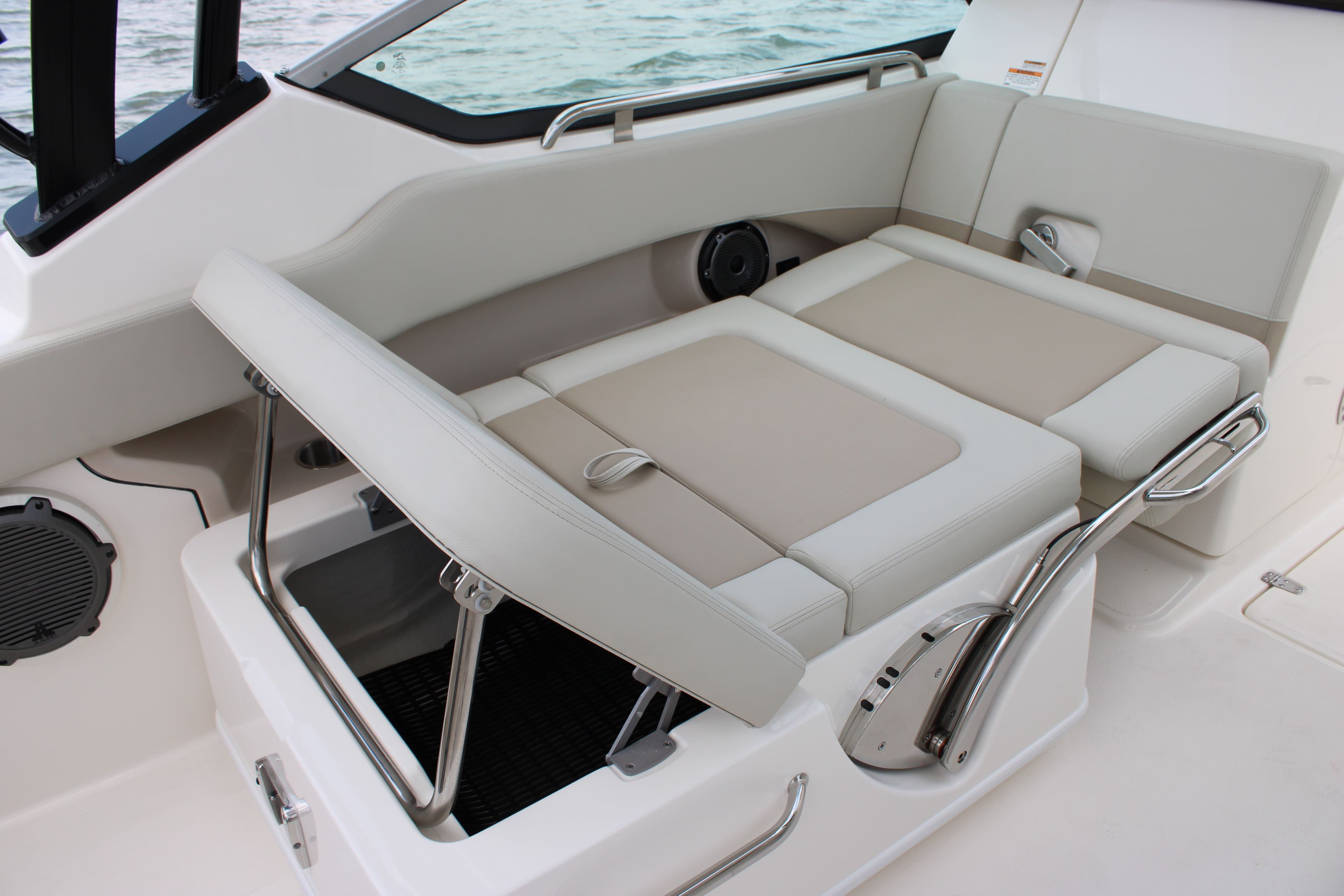 2026 Boston Whaler 240 Vantage - 36