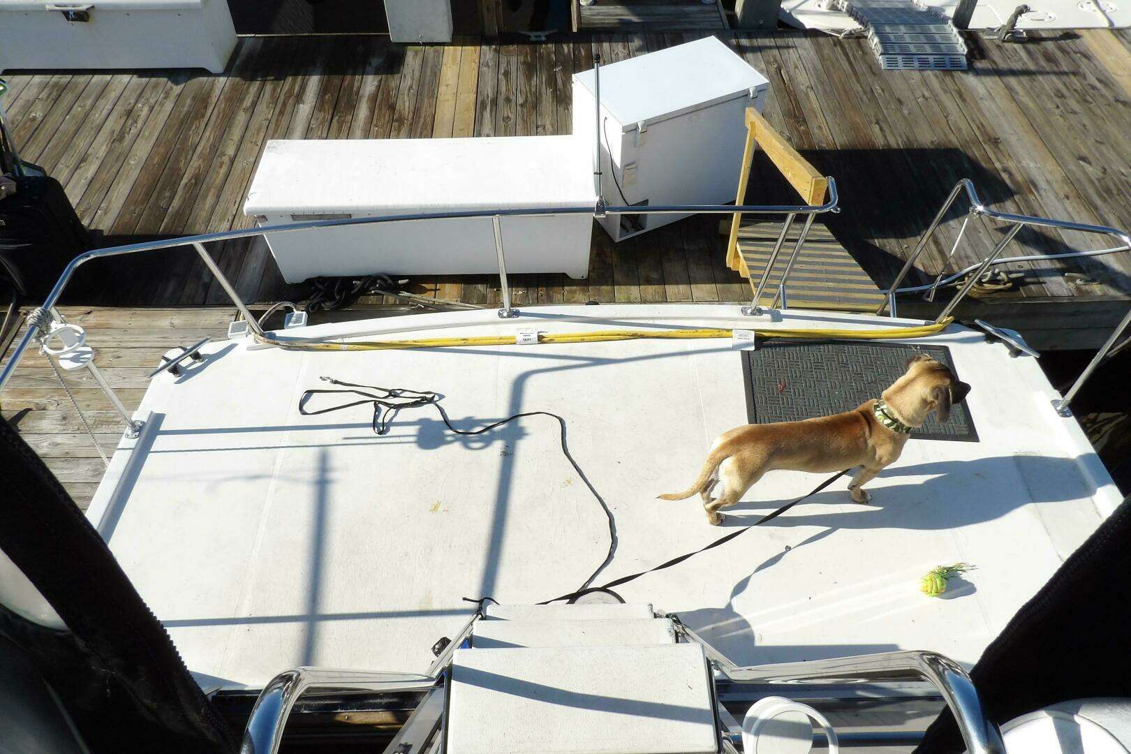 1992 Carver 28 Aft Cabin Motor Yacht - Image 14