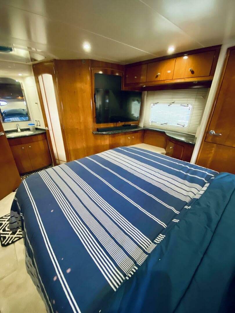 2000 Carver 506 Motor Yacht - Image 24