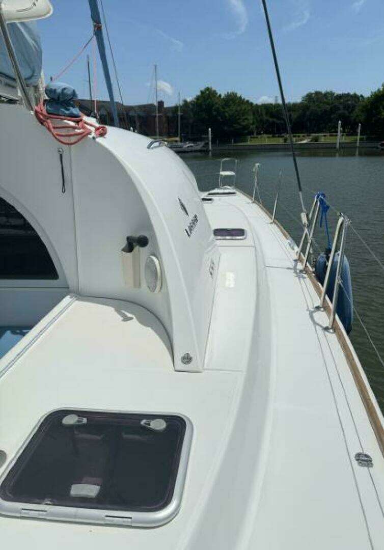 2010 Lagoon 380 - Image 11