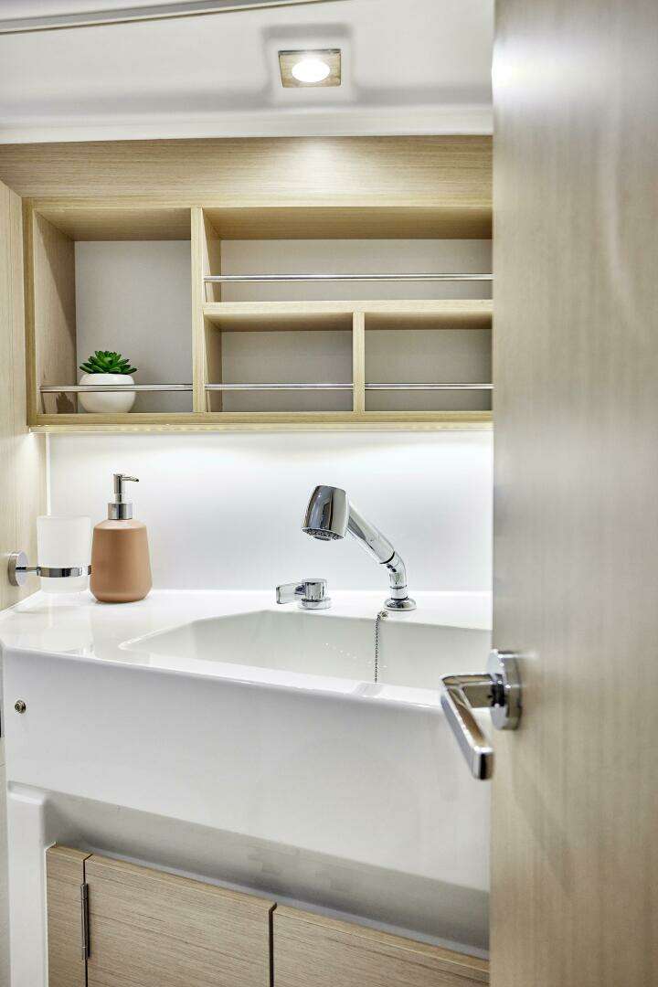 2026 Beneteau Oceanis 34.1 - Image 11