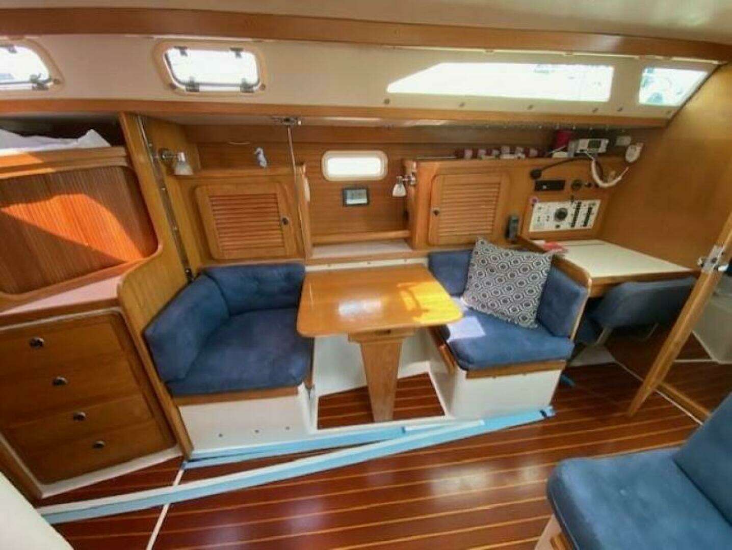 1999 Catalina 36 MKII - Image 20