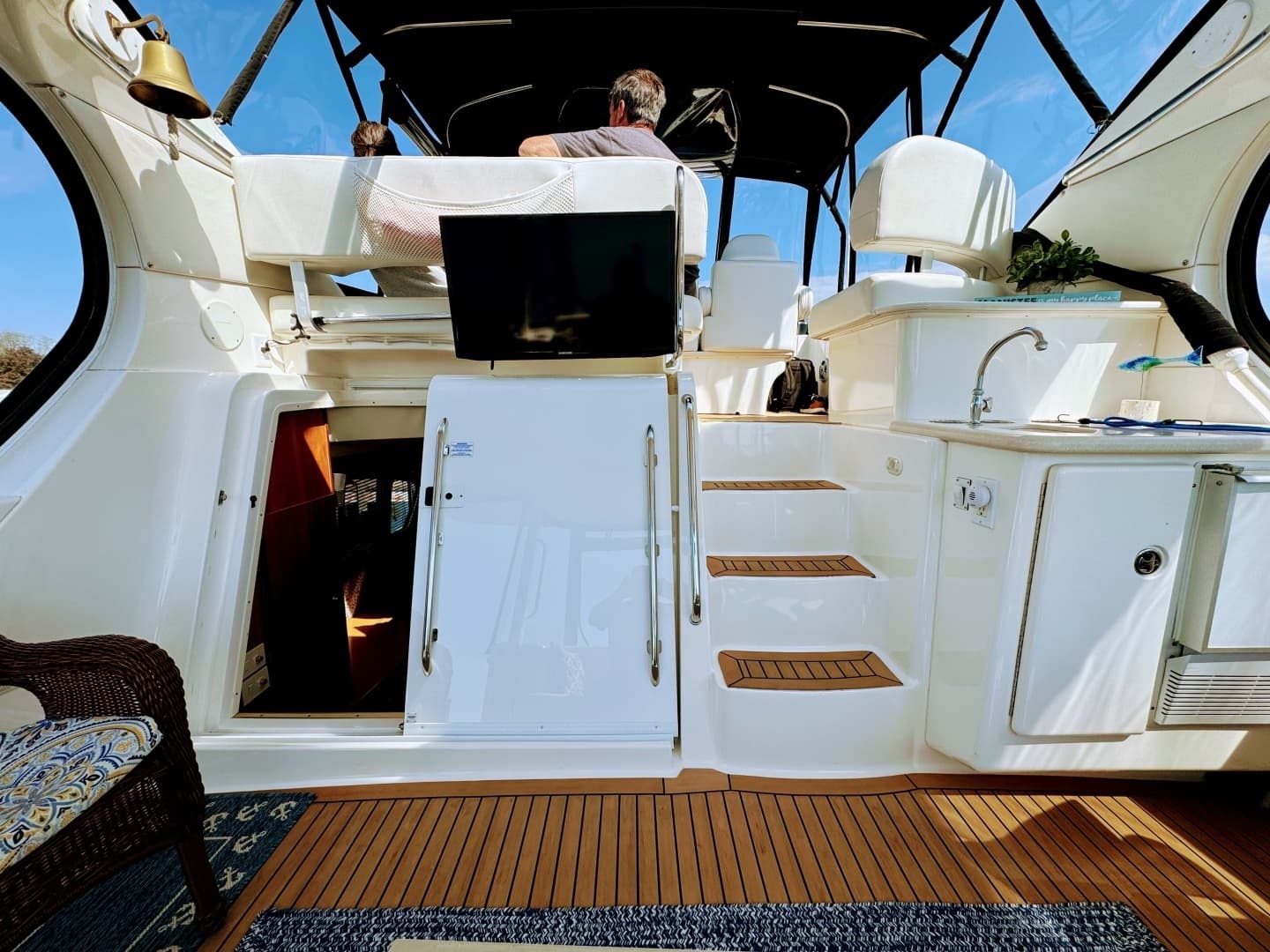 2002 Silverton 39 Motor Yacht - Image 28
