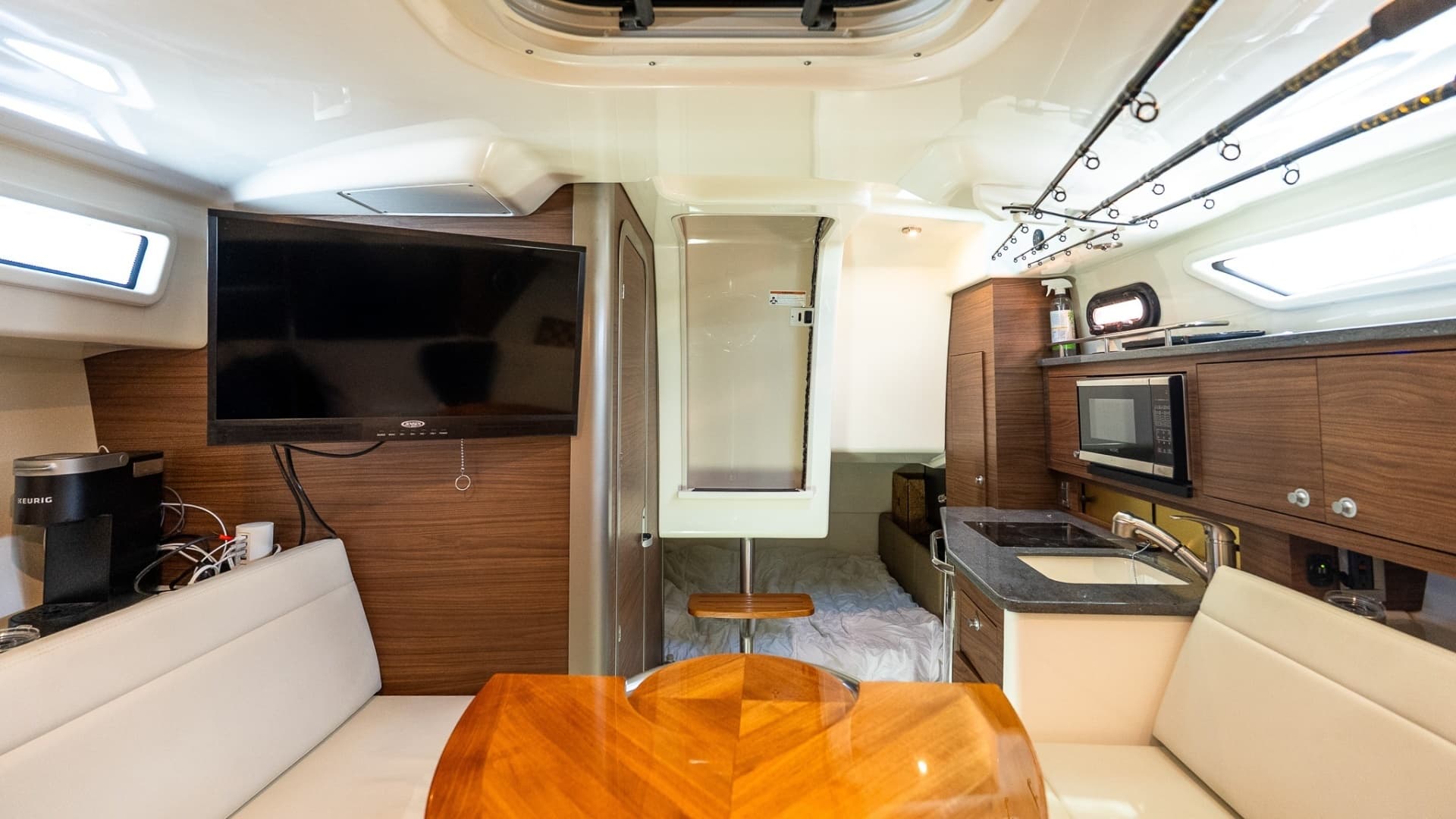 2020 Boston Whaler 325 Conquest - Image 41