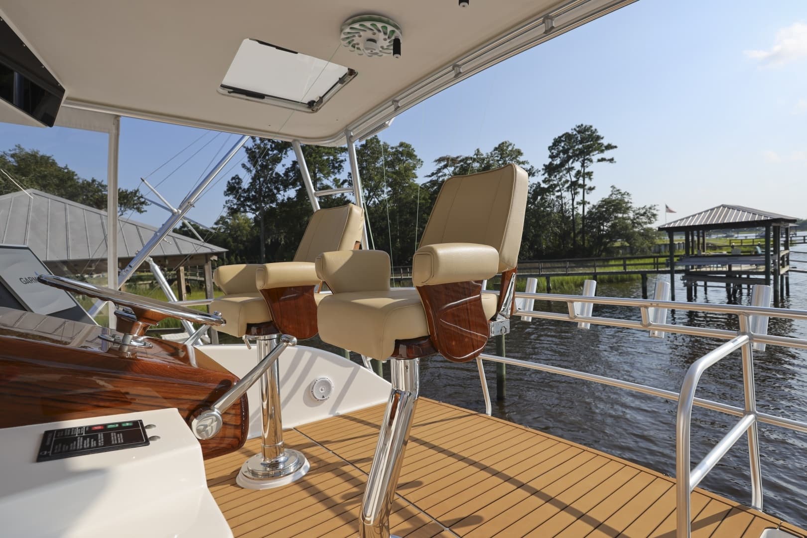 2001 Viking 50 Convertible - Image 8