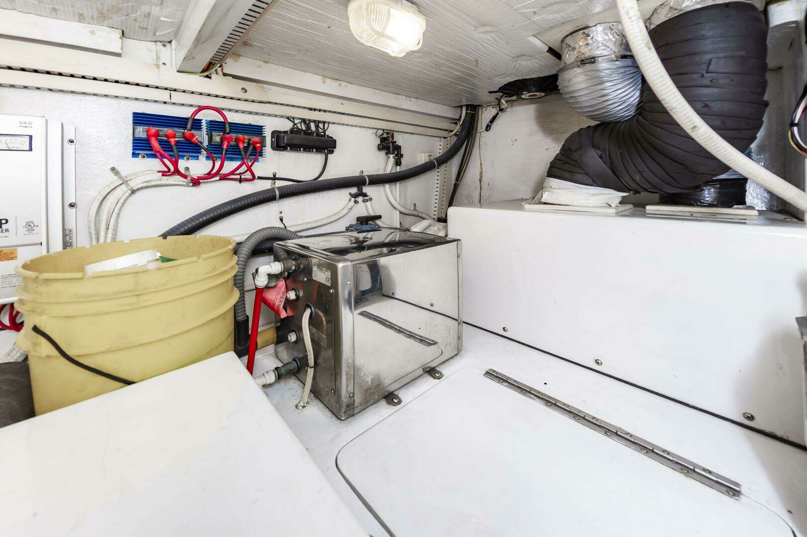 2003 Custom Carolina 40 Layton Express - Image 49