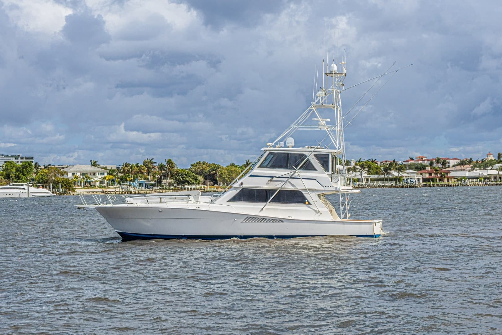 1995 Viking 58 Convertible - Image 4