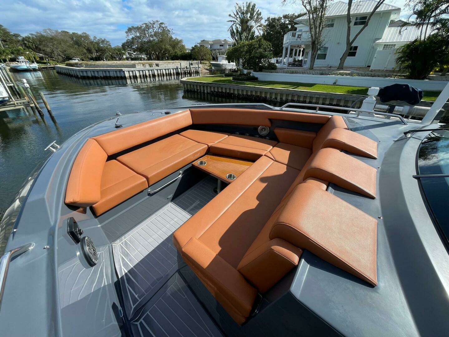 2023 Cruisers Yachts 38 GLS - Image 30
