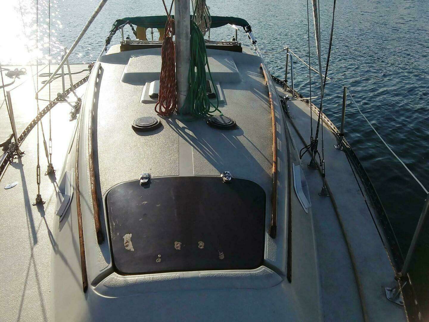 1977 Islander 28 - Image 3