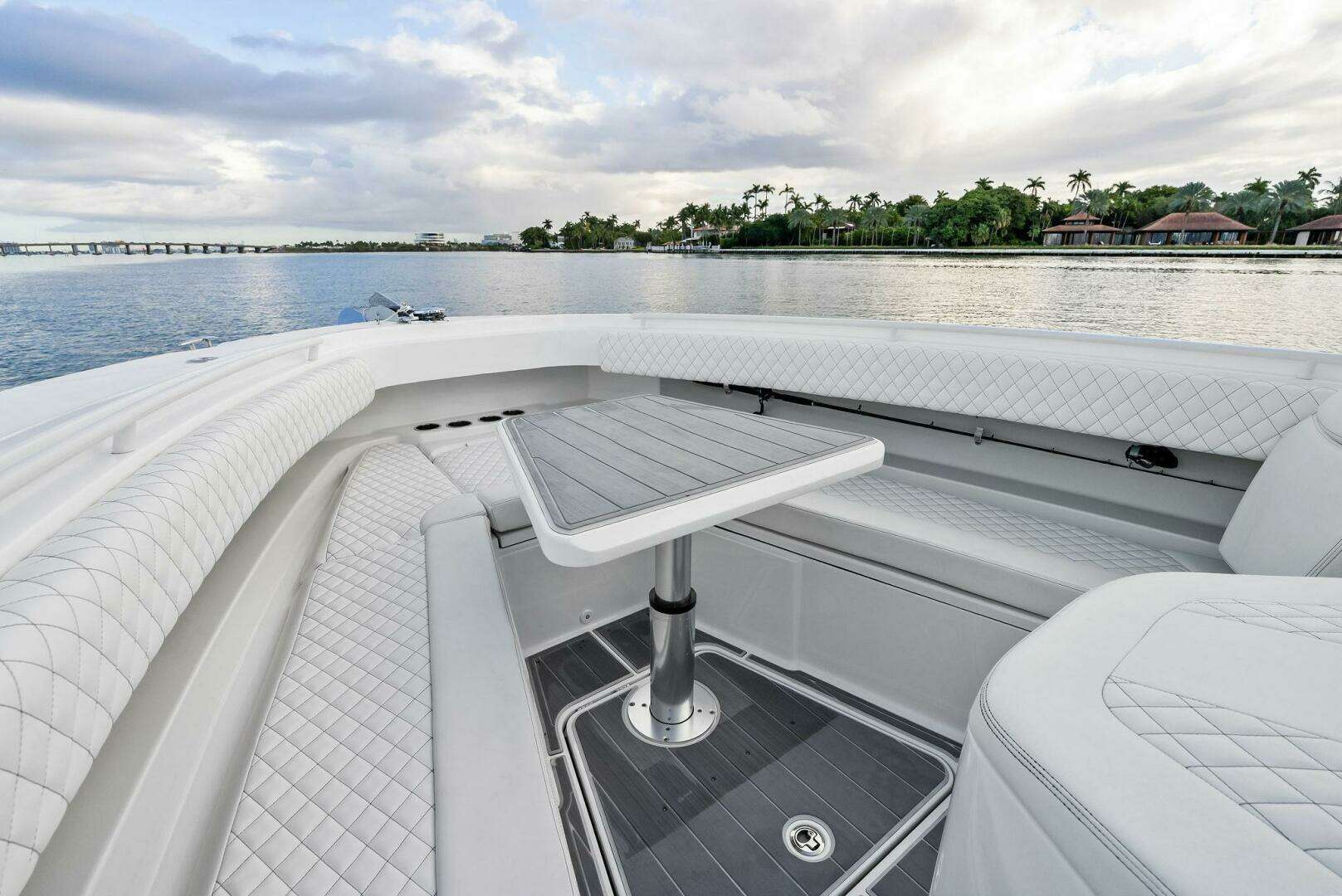 2023 HCB 42 Lujo - Image 25