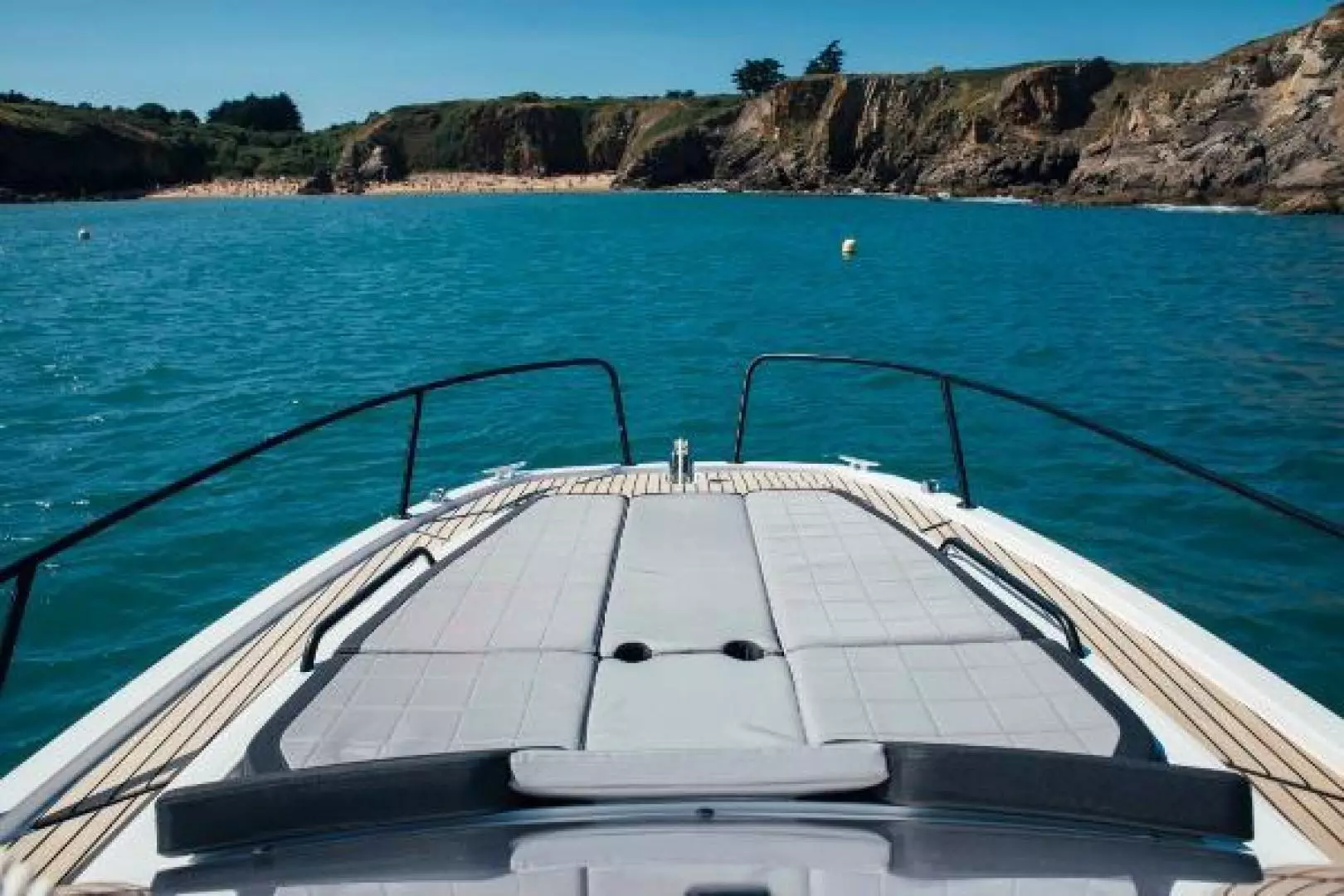 2026 Beneteau Flyer 8 SunDeck - Image 13