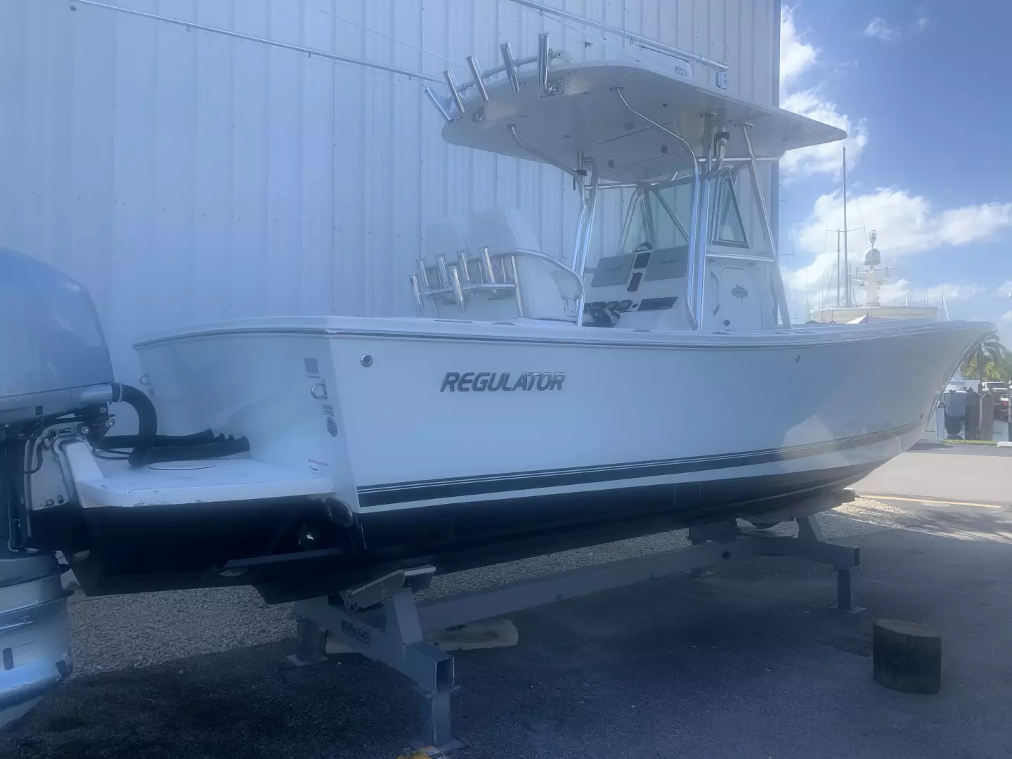 2010 Regulator 26 Forwarding Seating - Image 23