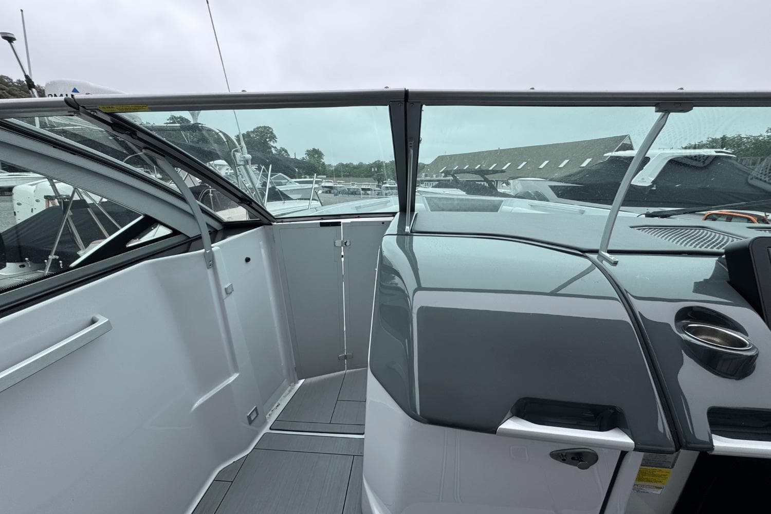 2022 Aviara AV32 OB - 32