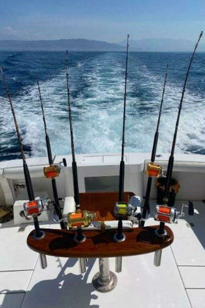 2004 Cabo 45 Express Los Suenos Edition - Image 10