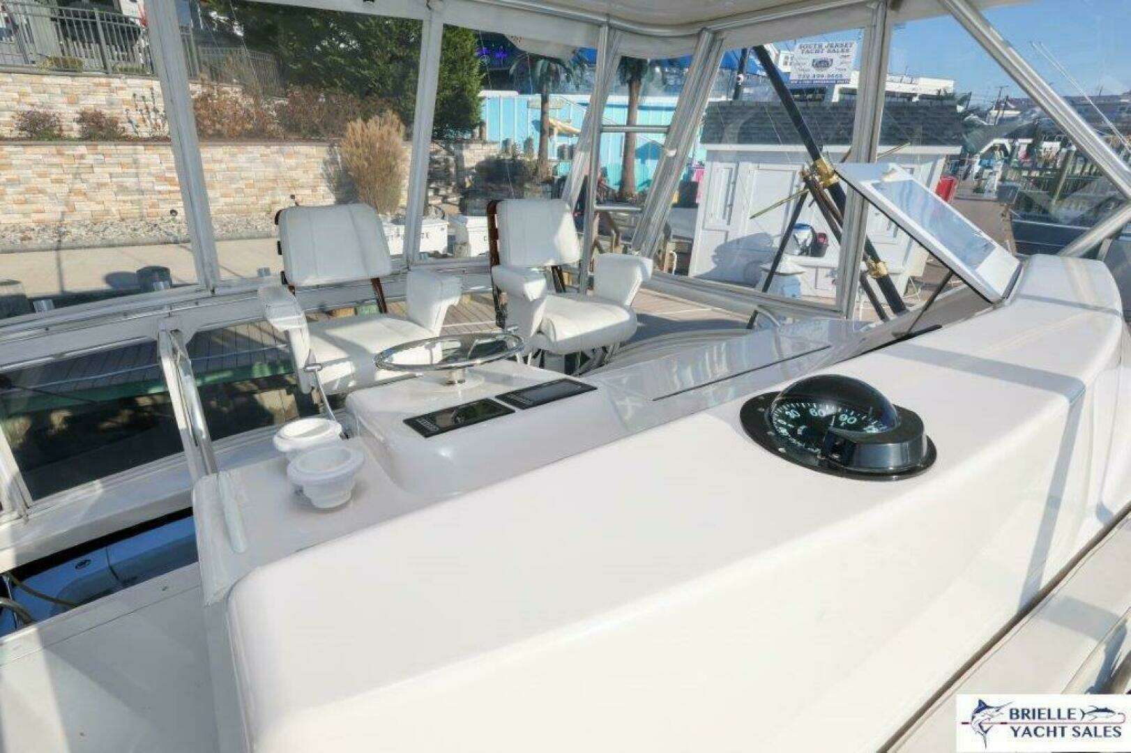 2005 Viking 45 Convertible - Image 10