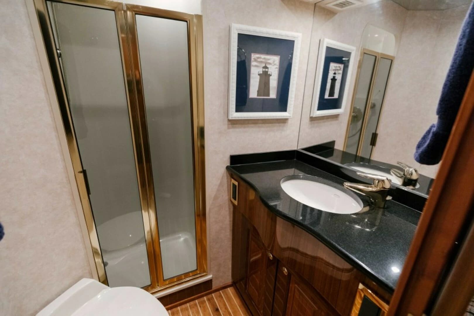 2006 Viking 74 Enclosed Bridge - Image 18