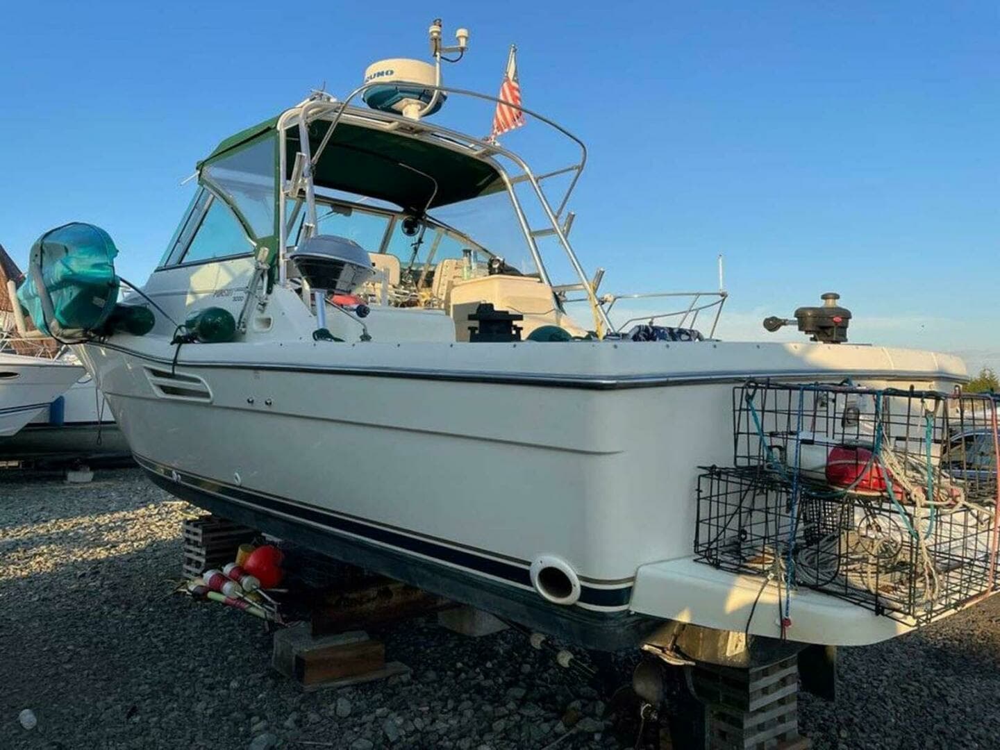 1998 Pursuit 3000 Express - Image 16