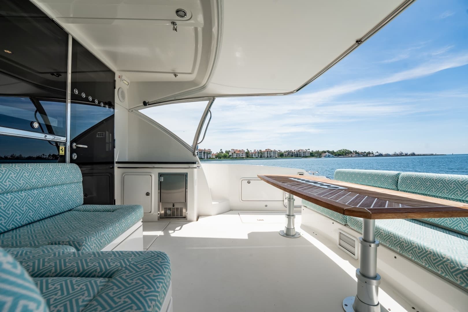 2016 Riviera 5000 Sport Yacht - Image 37