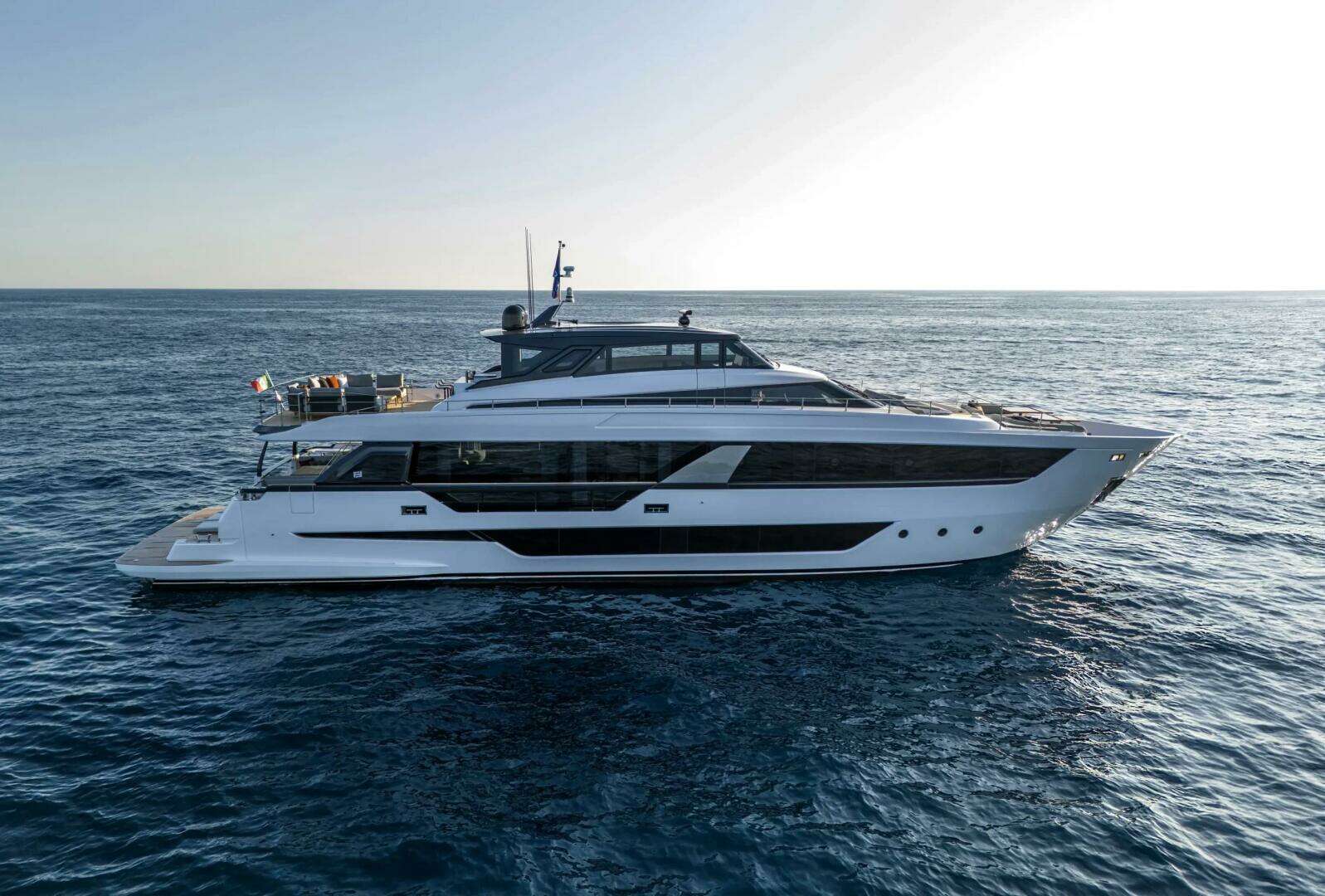 2022 Ferretti Yachts Skydeck - Image 7