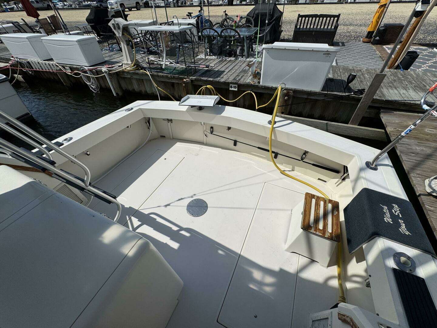 1988 Viking 35 Convertible - Image 9