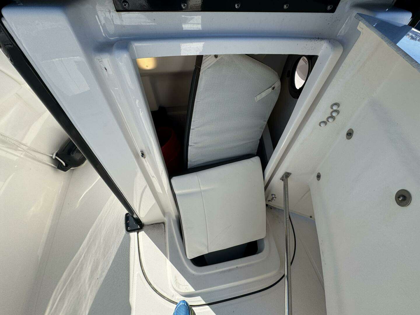 2023 Robalo R270 Center Console - Image 46