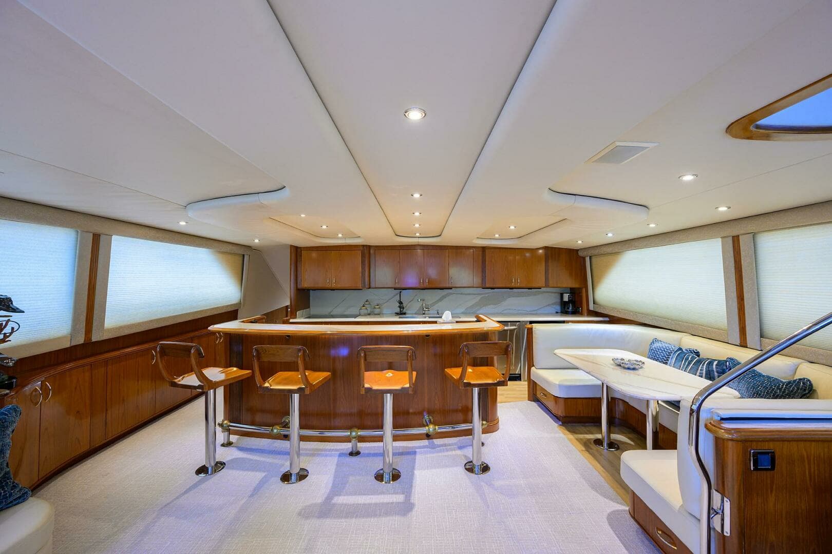 2004 Sea Force IX 82 Enclosed Bridge - Image 23