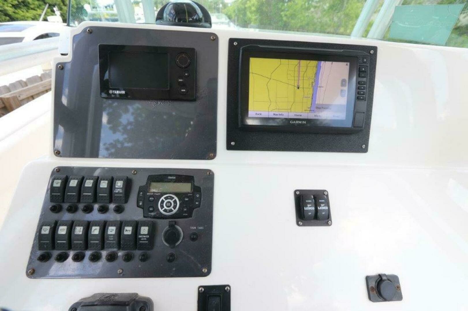 2017 Robalo R260 Center Console - Image 26