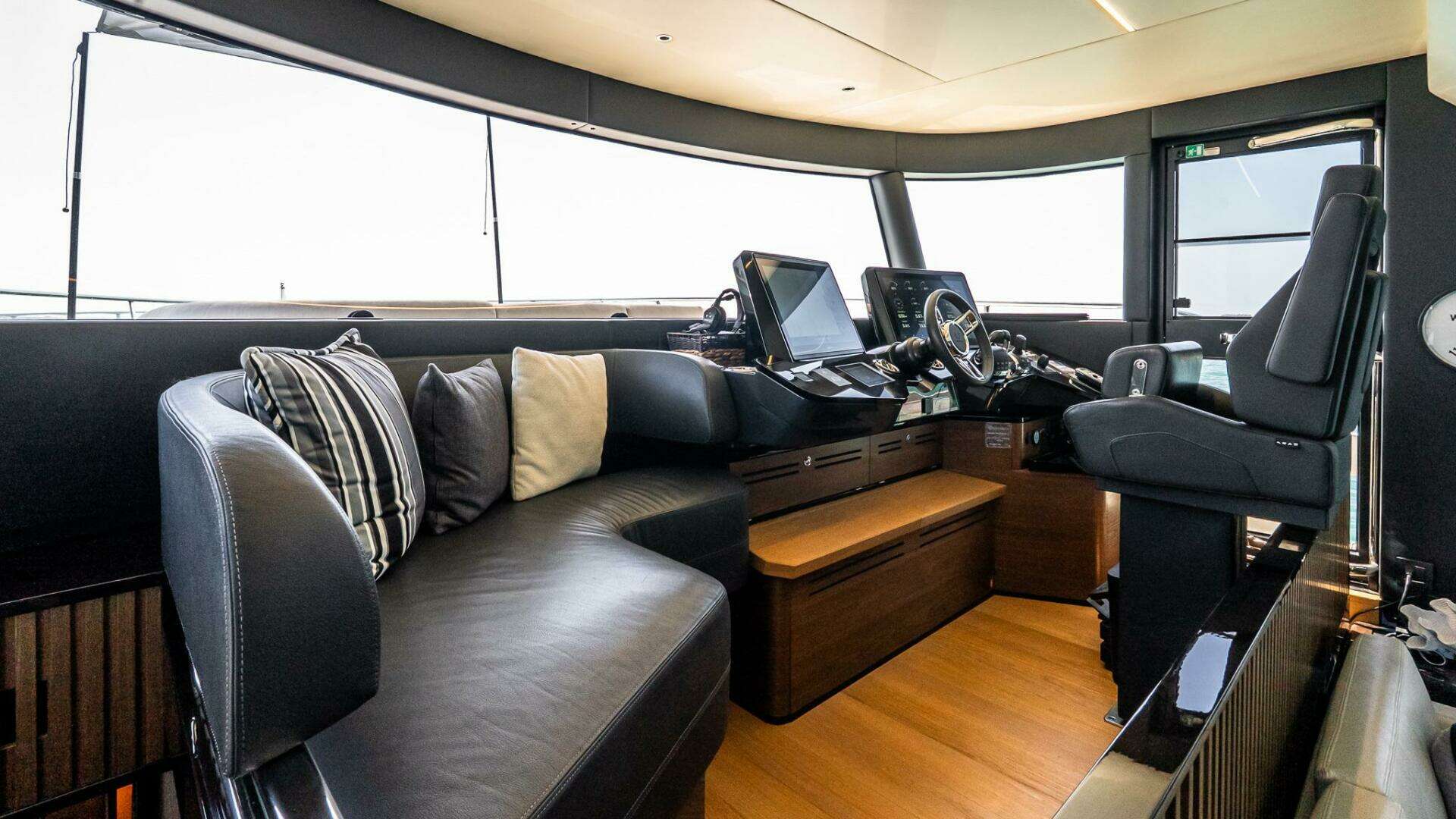 2022 Absolute 64 Navetta - Image 77