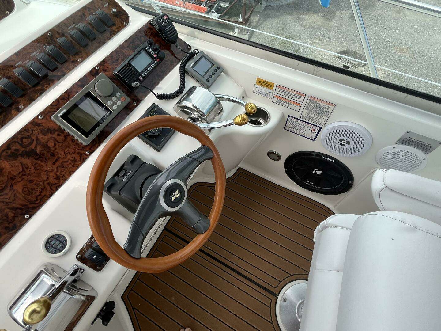 1999 Sea Ray 400 Sundancer - Image 32
