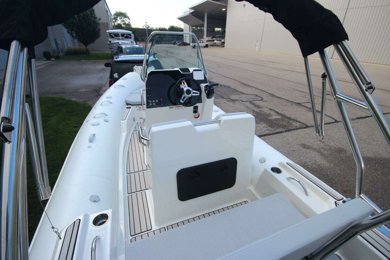 2025 Zodiac Medline 5.8 NEO - Image 7