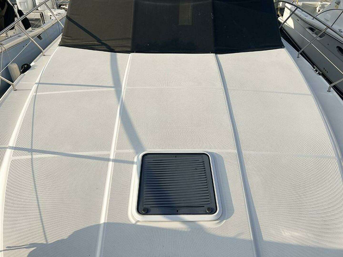 2002 Silverton 42 Convertible - Image 6