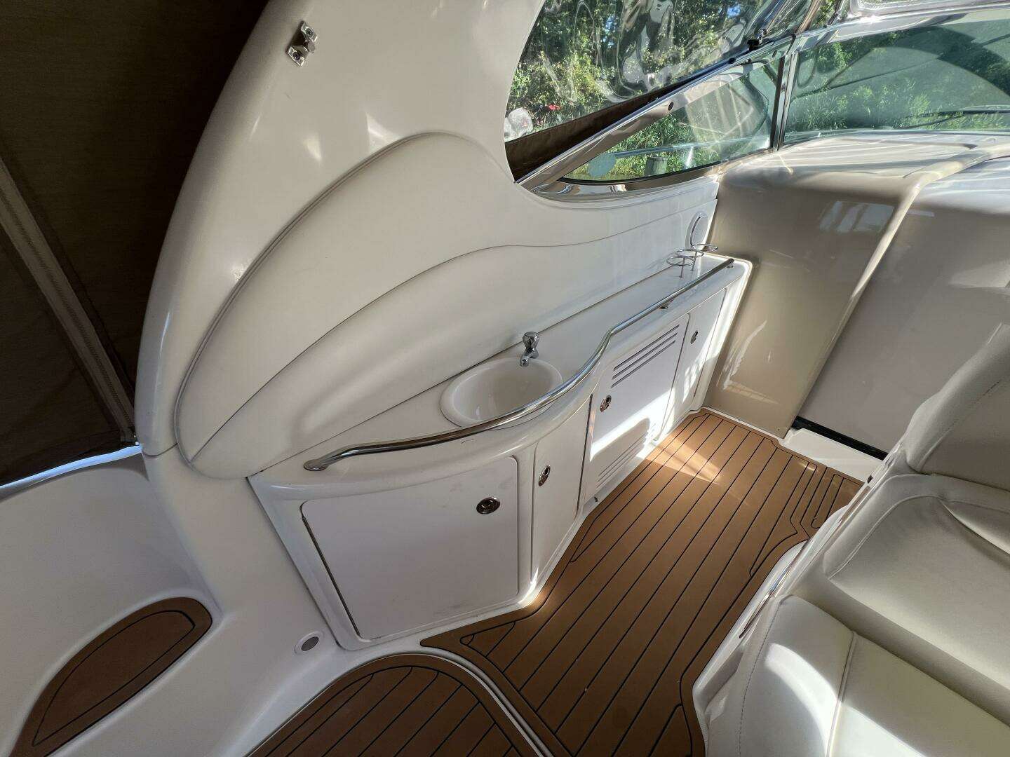2002 Sea Ray 360 Sundancer - Image 6