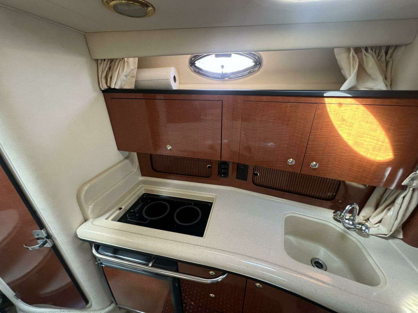 2003 Sea Ray 320 Sundancer - Image 43