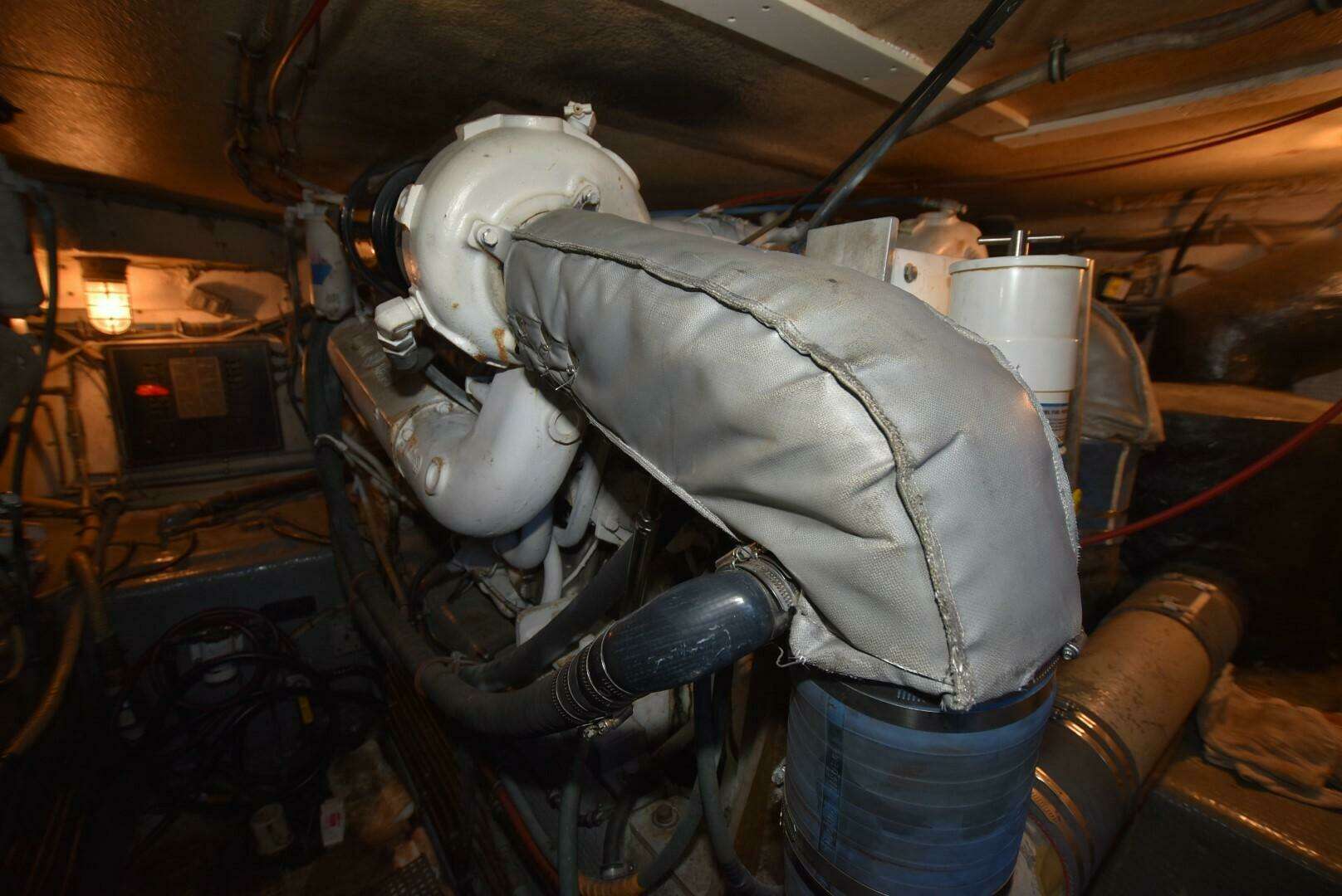 1988 Hatteras 48 Convertible - Image 15