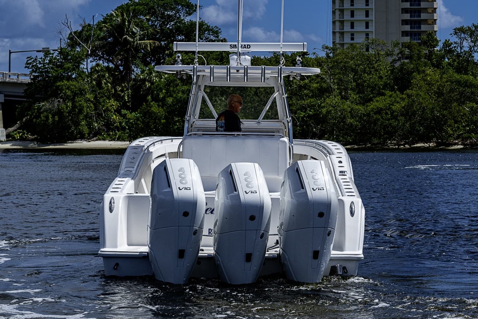 2015 Invincible 42 Open Fisherman - Image 4