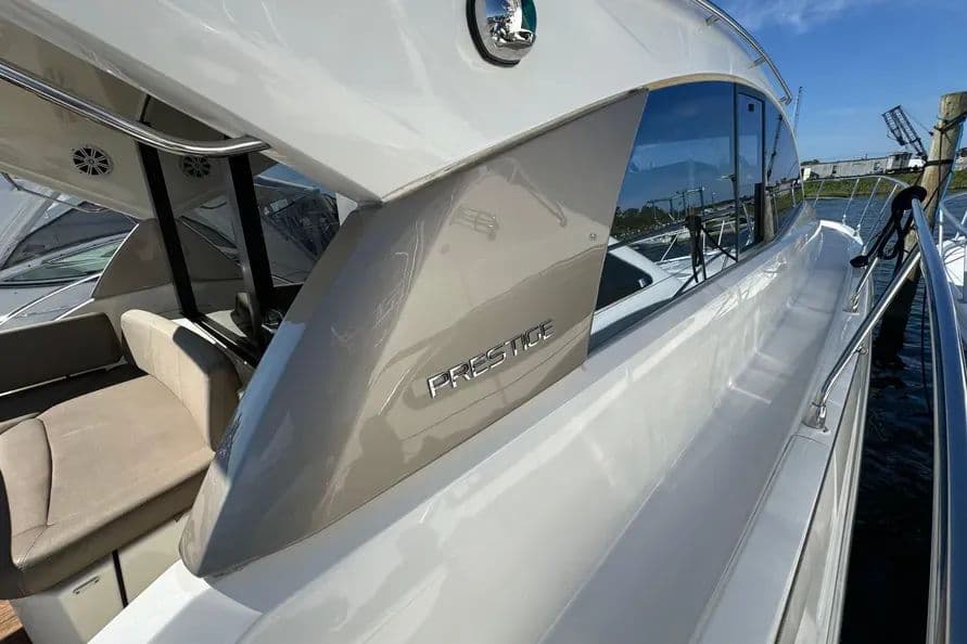 2012 Prestige 440 S 9