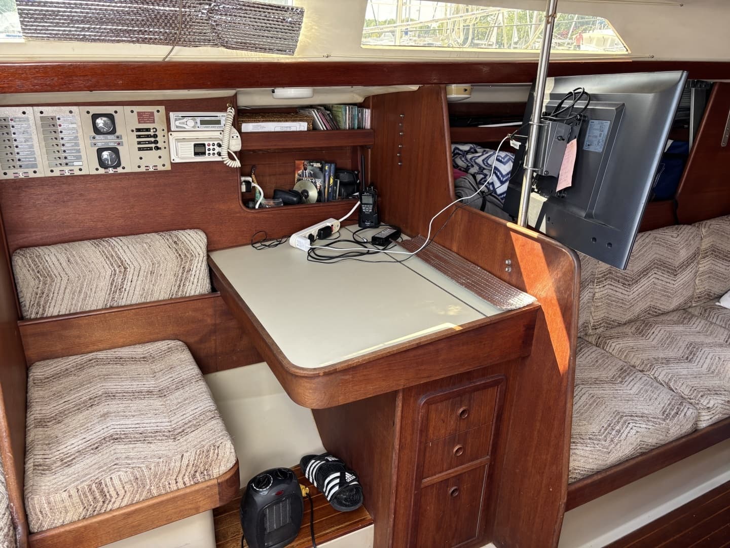 1980 C&C 40-2 - Image 26