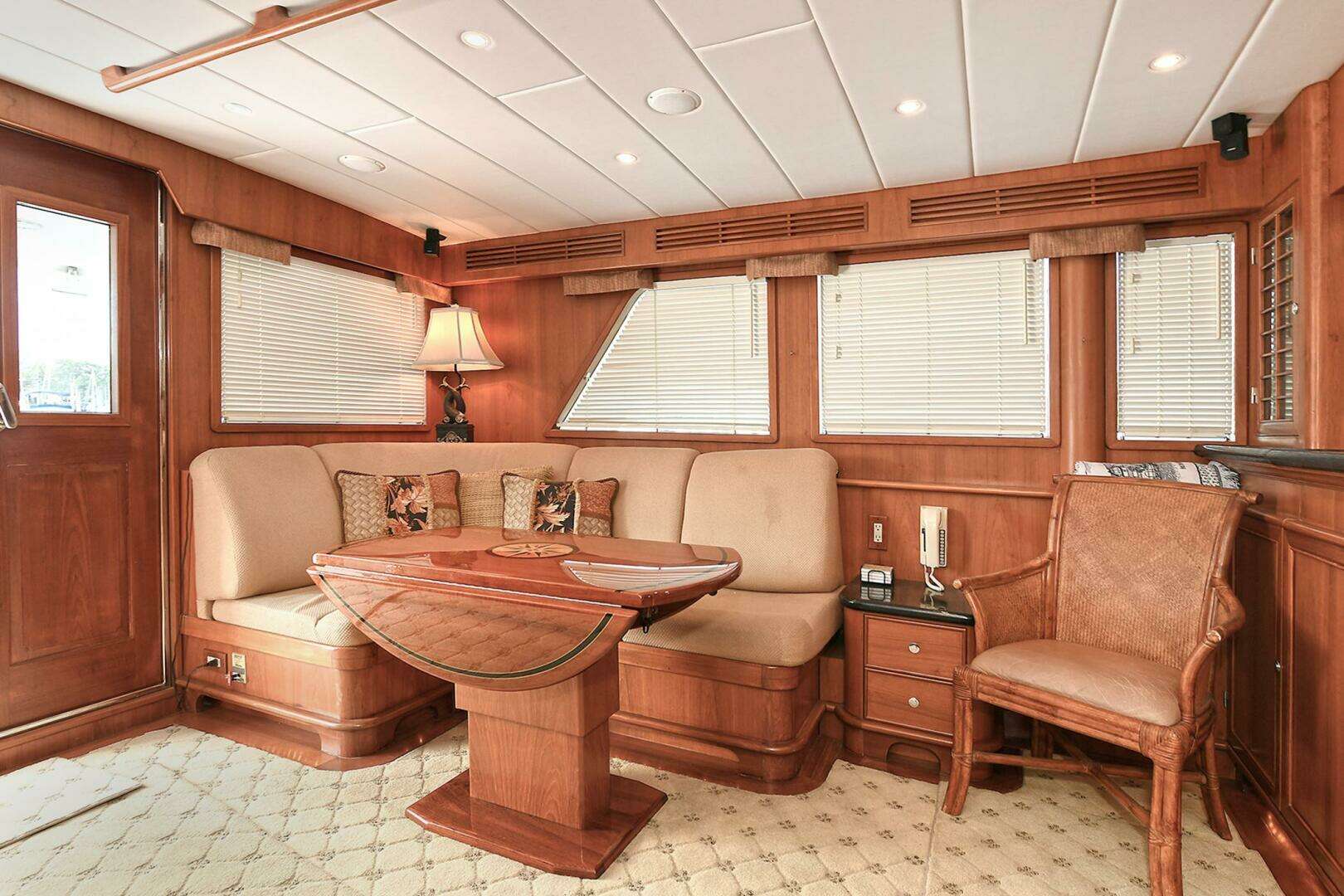 2002 Grand Alaskan Flushdeck - Image 17