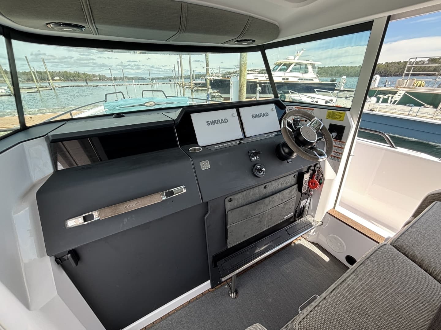 2023 Axopar 37XC Cross Cabin - Image 26