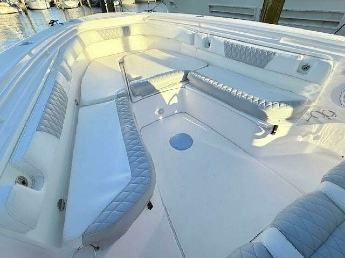 2014 Everglades 355 Center Console - Image 11