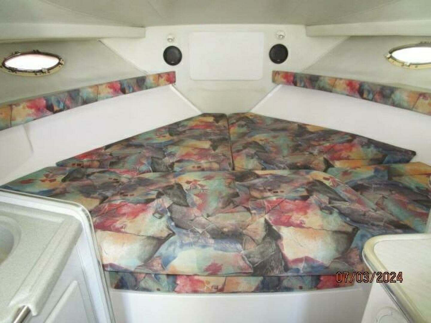 1996 Wellcraft 3300 Coastal - Image 43
