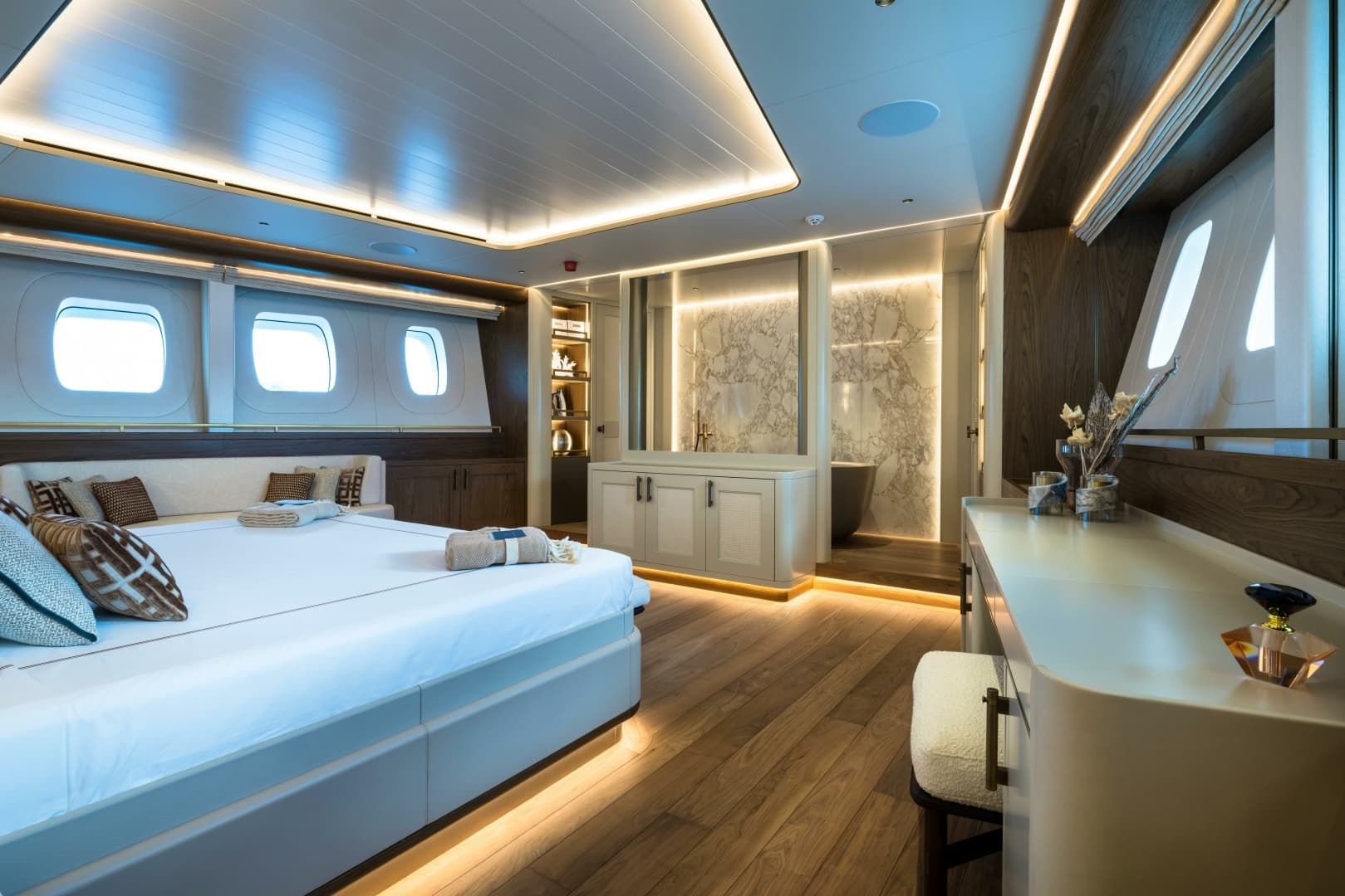 2026 Ares Yachts — - Image 42