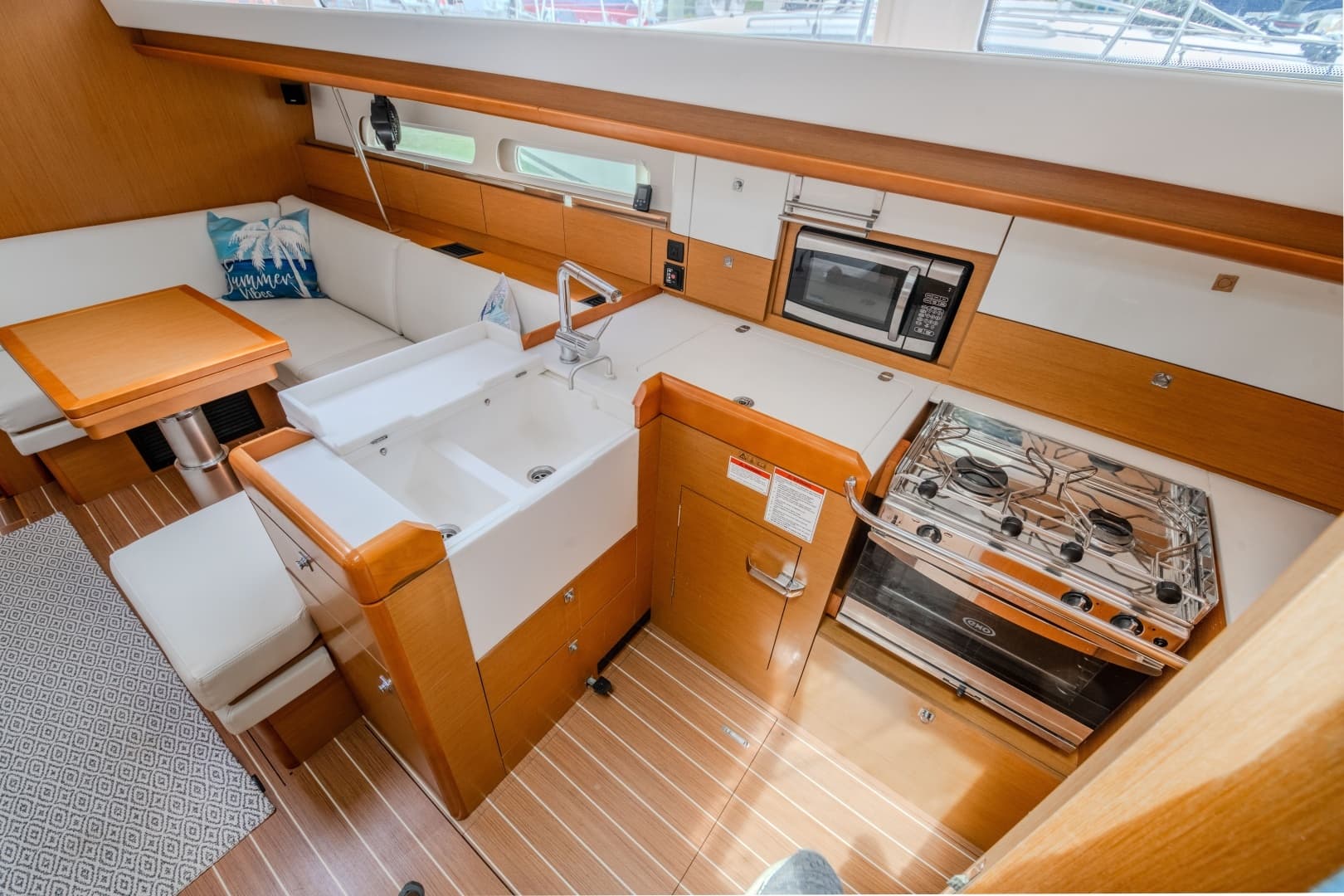 2015 Jeanneau 41 DS - Image 40
