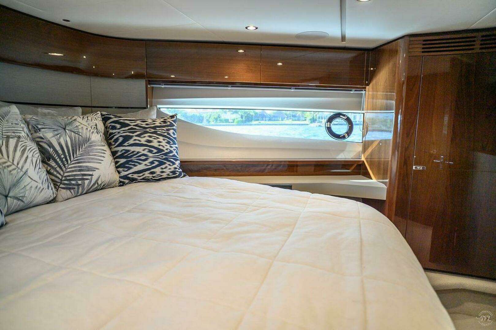 2021 Princess S62 - Image 35