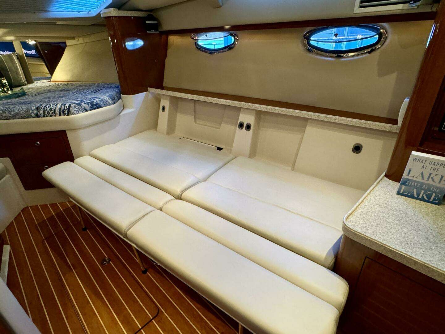 2006 Regal 3360 Window Express - Image 55