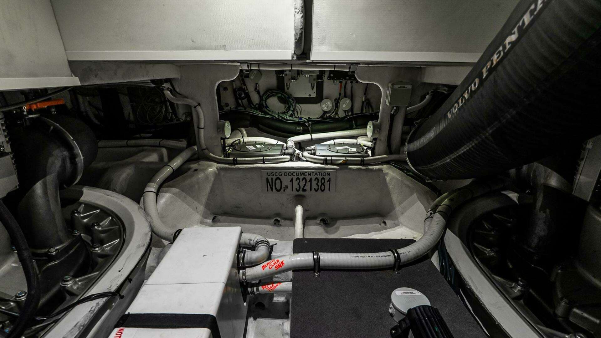 2022 Absolute 64 Navetta - Image 111